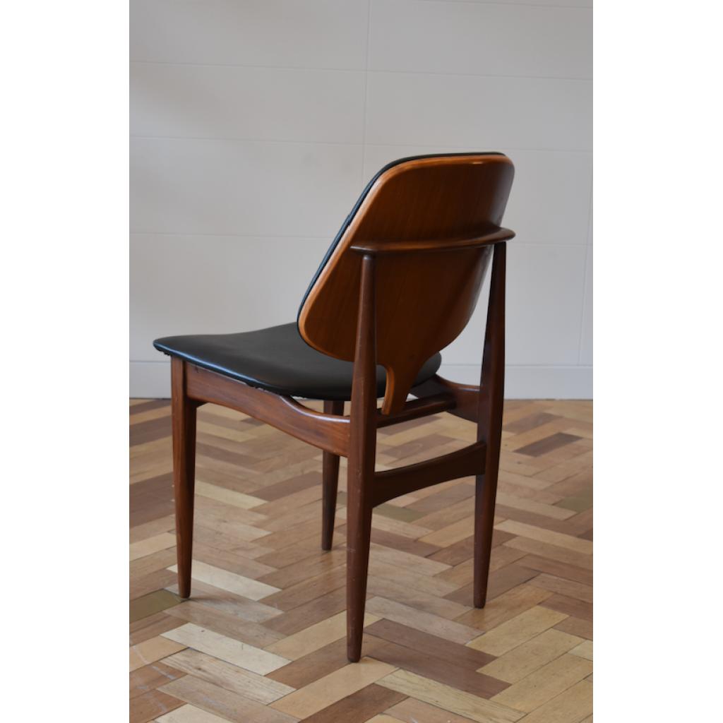 Set of 10 Elliots of Newbury dining chairs