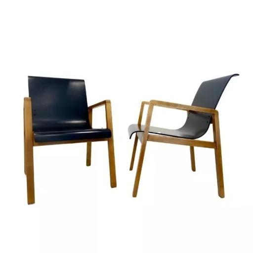 A Pair of Alvar Aalto Hallway Chairs, Model 403 by Finmar